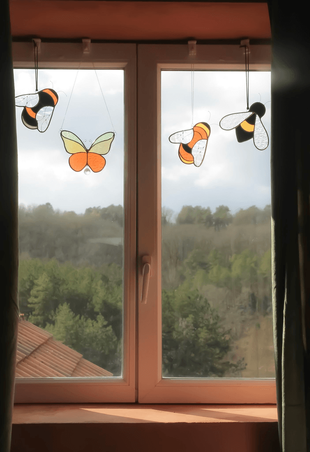 Le petit papillon des tulipes 