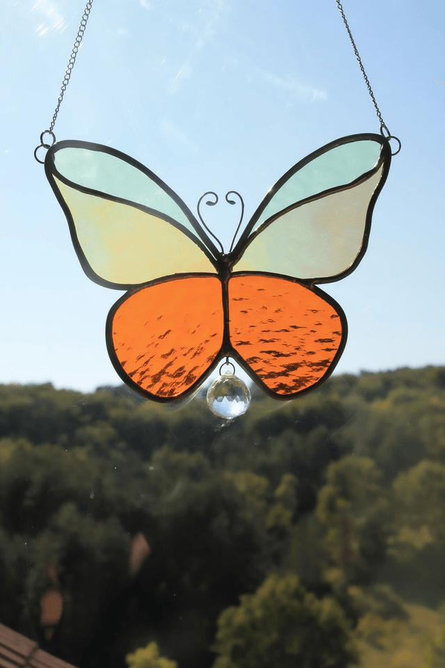 Le petit papillon des tulipes 