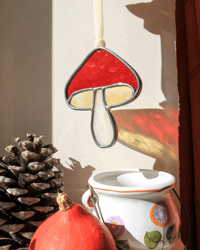 Le petit champignon grenat 